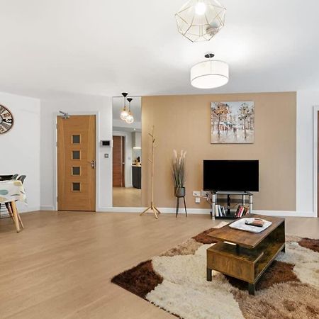 Modern 1 Bedroom Apartment In Woking Town Centre Zewnętrze zdjęcie